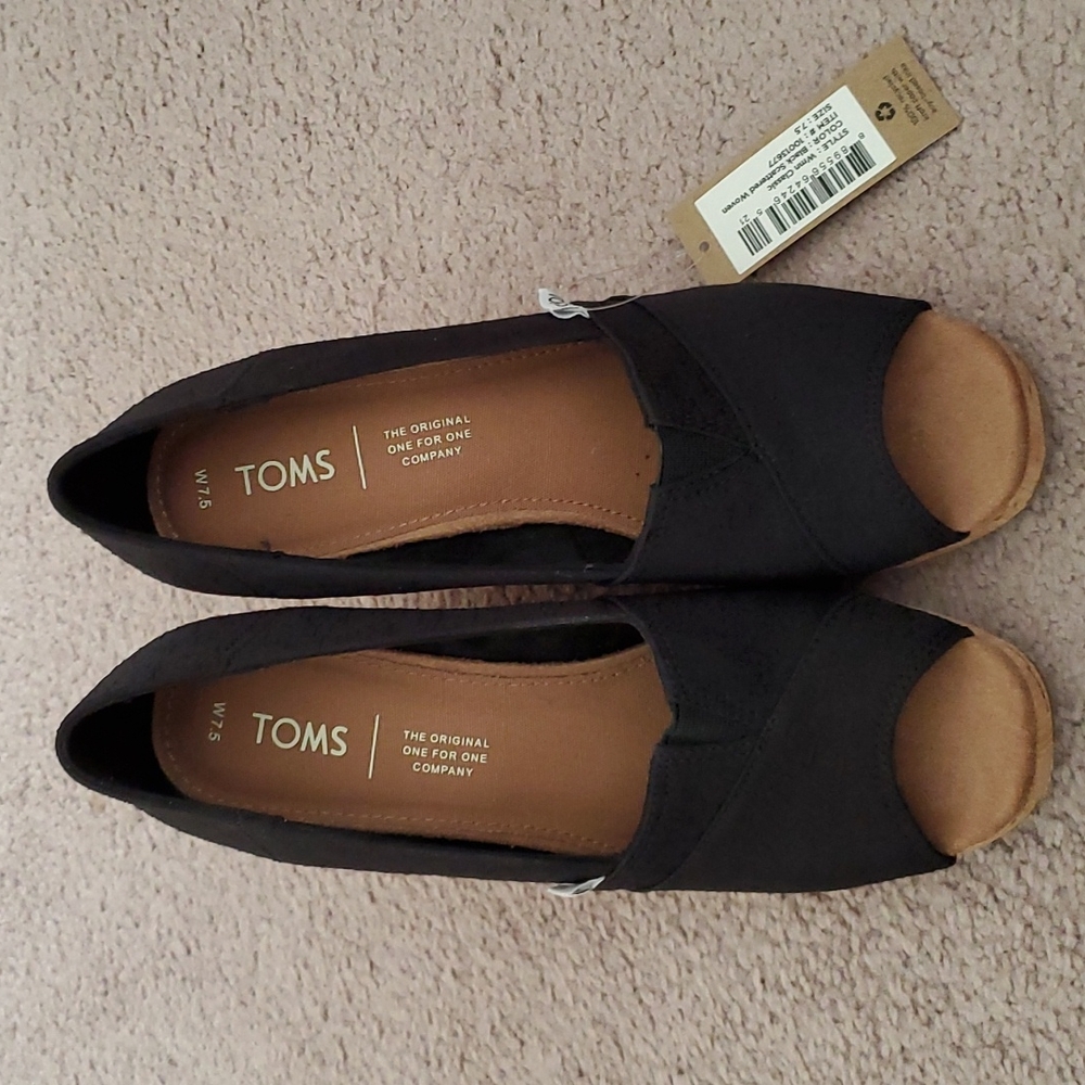 Toms Black sandal wedge brand new 7.5